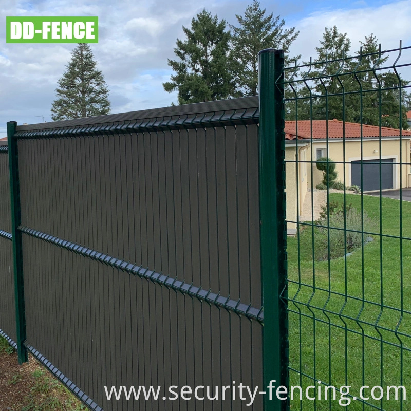 Outdoor Pool 3D Curved Panel Welded Wire Mesh Fence Privacy Screen Garden Fence with PVC UV Slat